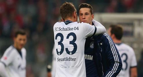 فيديو .. بايرن يسحق شالكة بخماسية وينفرد بصدارة البوندسليجا